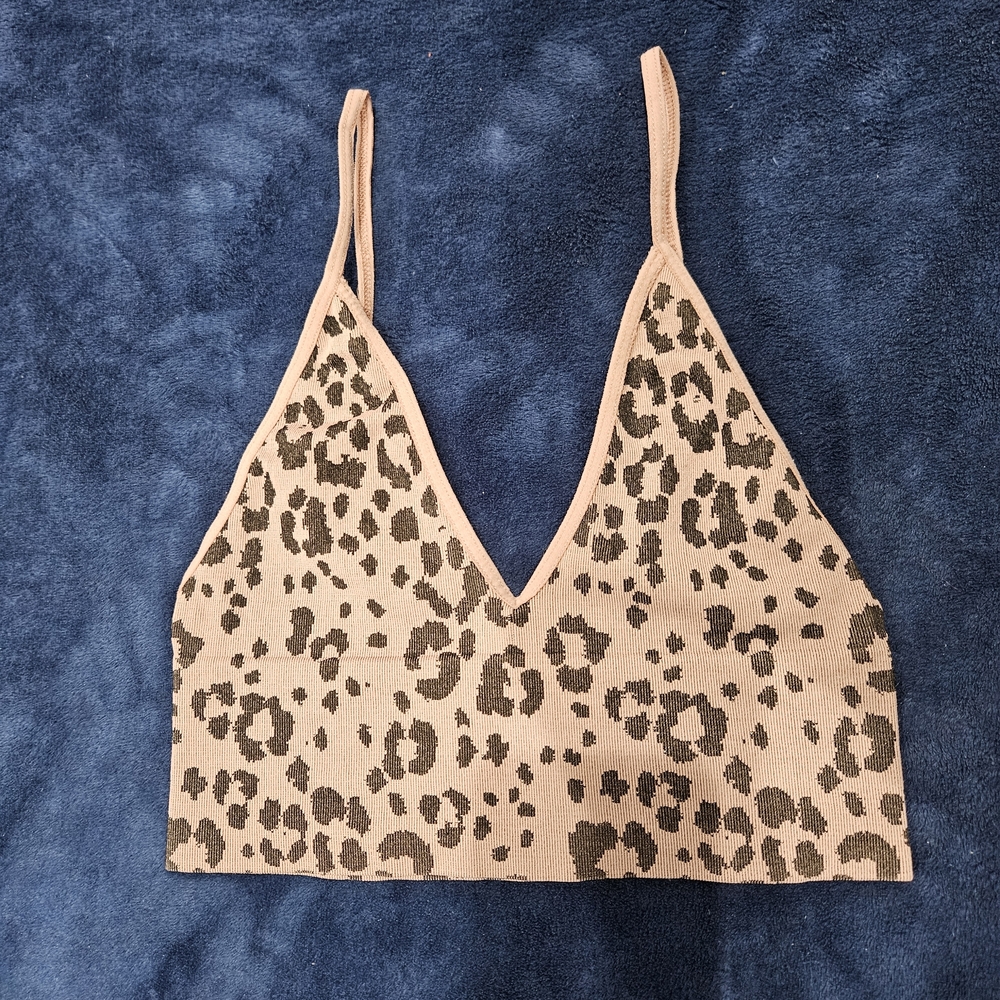 ⭐️FREE PEOPLE LEOPARD SEAMLESS BRALETTE CROP TANK XS/S⭐️